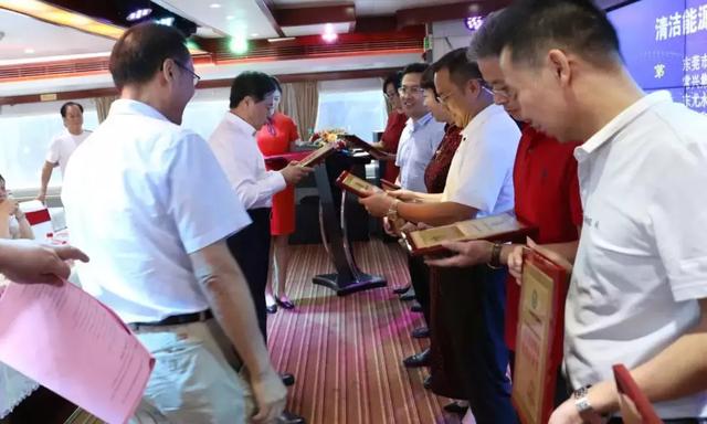 中国制冷产业联盟主办“2019中国暖通制冷产业发展高峰论坛”(图17) 69089909a7f4462baad6c86d4521f674.jpeg